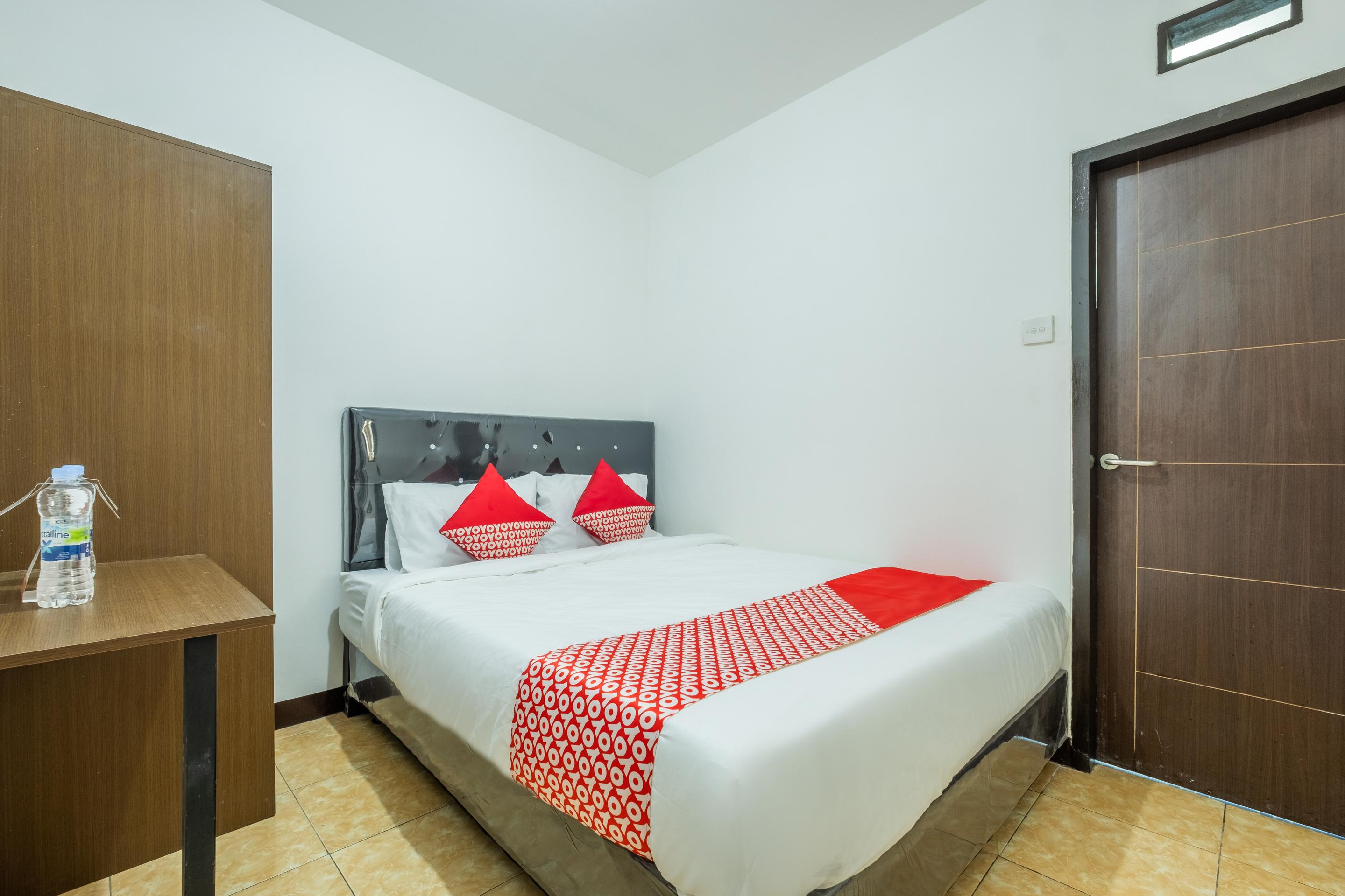 Oyo 1460 Anyelir Residence Cirebon Exterior foto