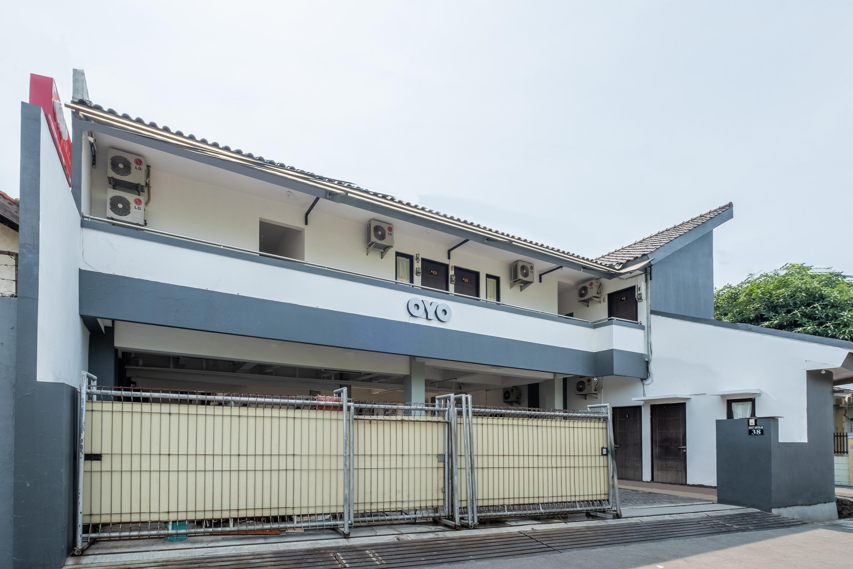 Oyo 1460 Anyelir Residence Cirebon Exterior foto